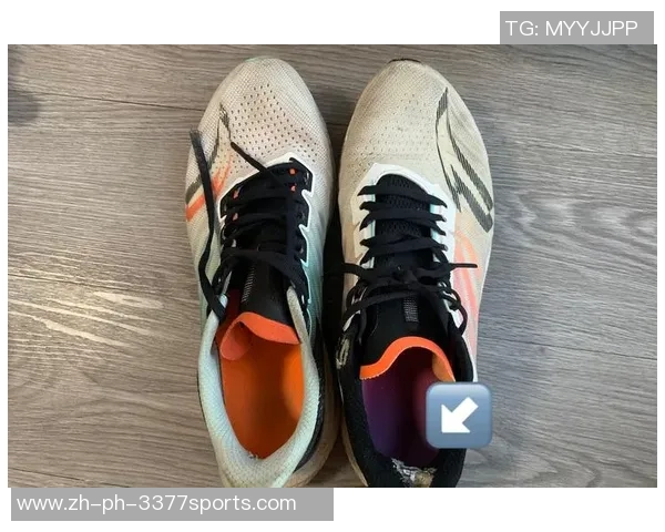 新足球鞋磨脚后跟问题解析及解决方案分享让你踢球更舒适